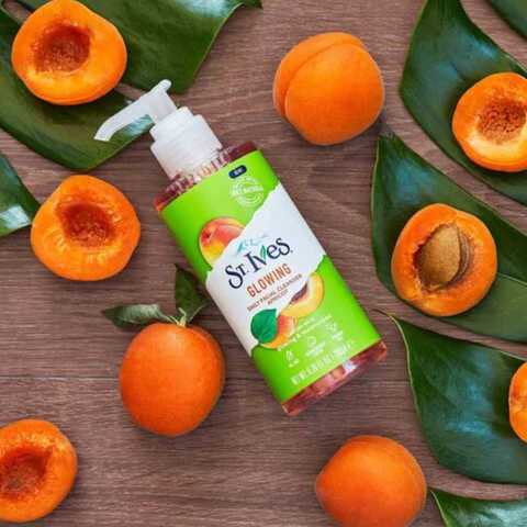 St. Ives Glowing Daily Facial Cleanser Apricot 200ml
